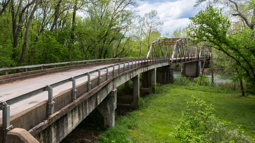 Devil's Elbow, MO